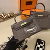 Bolsa Kelly Estilo Crocodilo Retrô Europeia e Americana, Bolsa Feminina de Ombro Único Transversal de Alta Qualidade, Bolsa de Mão da Moda Leve de Luxo para Mulheres Venda por Atacado