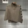 Novidade Outono 2026 Capa de Tricô Irregular com Botão Lateral para Mulheres, Blusa de Tricô Pulôver Texturizada de Gola Alta