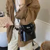 Bolso cubo transfronterizo, bolso cruzado de lujo ligero para mujer, bolso de mano de gran capacidad estilo coreano moderno, bolso de hombro de diseño de nicho retro