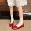 Zapatos pequeños de cuero súper suaves con un lazo rojo, planos de punta baja para mujer, zapatos planos de ballet para otoño e invierno, zapatos planos suaves para la noche