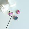 Pendientes nuevos con botón de bolso a rayas y flores de colores contrastantes, parche de personalidad DIY para otoño e invierno