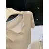 Top de punto de manga corta liso con cuello solapa, diseño simple calado, moderno, adelgazante, para un look juvenil