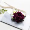 Venta al por mayor Ramo de muñeca para boda de novia china dama de honor flor de muñeca para boda novio padrino ramillete rosa de simulación 6 colores