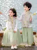 Hanfu para niños, nuevo conjunto de tres piezas estilo chino Tang para niños y niñas, ropa tradicional china para niños, atuendo de caballero estilo antiguo adecuado para el uso diario