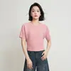Camiseta Plisada de Rayas Estilo Miyake para el Trabajo Verano 2026 Nueva Holgada Adelgazante Manga Corta Top Color Sólido Simple Ropa de Mujer