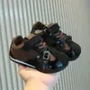 Zapatos Forrest Gump para Niñas Primavera/Otoño 2026 Nuevos Zapatos Casuales para Niños Zapatos de Patinaje Retro para Niñas Suela Suave Zapatos de Entrenamiento Alemanes para Bebé