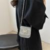 Mini Bolso de Sillín para Mujer Bolso Casual Simple Bolso con Cadena de Mariposa 2024 Estilista Texturizado Verano Nuevo Bolso de Hombro