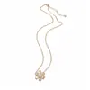 Resplandor Floral Aretes y collar de flor de circonita cúbica estilo francés, una cadena ligera y minimalista para la clavícula, perfectos para el uso diario y un estilo versátil