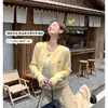Cárdigan de punto amarillo abrigo de mujer otoño e invierno nuevo estilo top sin mangas capa exterior tacto suéter bordado top ajustado