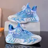 Nuevos zapatos deportivos de otoño para niños y niñas con diseño de cierre giratorio sin cordones, adecuados para niños mayores y estudiantes de primaria, zapatos ligeros de baloncesto y para correr