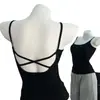 Camisola sexy lisa de cor única estilo coreano com lindo design nas costas, bojos embutidos, adequada para usar por cima de outras peças, realça o tamanho do busto, corte justo