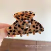 Presilha de garra de acetato com estampa de leopardo elegante, de tamanho médio, para cabelos grossos, adequada para penteados presos na nuca, um acessório de cabelo estiloso e sofisticado