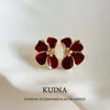 Brincos de Flor em Esmalte Branco com Pino de Prata Esterlina, Estilo Popular Único Novo 2026, Brincos de Alto Padrão de Luxo com Temperamento para Mulheres