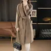 Abrigo de lana clásico para mujer solapa diseño de doble botonadura sentido de diseño abrigo de lana de doble cara color liso cárdigan simple generación pelo