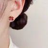 Moda Otoño e Invierno Pendientes de Botón Sencillos de Circonita Pétalo Tres Piezas Exquisitos de Lujo Ligero Diseño Suave Versátil Pendientes para Mujer