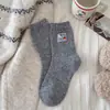 Meias de Lã para Mulheres no Outono e Inverno, Engrossadas e Quentes, Bolinhas Coloridas, Etiquetas de Tecido de Desenho Animado, Boca Solta, Meias de Cano Médio Estilo Preppy