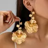 Pendientes de Flor Exagerados de Moda Personalizados de Venta Caliente Transfronterizos Adecuados para el Uso Diario y Fiestas de Mujeres, Venta al Por Mayor