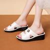 2026 Nuevo Estilo Moda Exterior para Mujeres de Mediana Edad Cuña Alta Zapatos de Verano para Mamá Chanclas Antideslizantes de Suela Gruesa para Mujeres