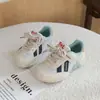 Zapatillas Deportivas Infantiles 2026 Modelo Nuevo Primavera y Otoño para Niñas y Niños Mayores, Zapatillas de Correr con Velcro, Zapatos de Malla Versátiles de Moda para Niños