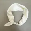 Lenço de Seda Elegante e Fashion Versátil Cauda Pequena Fivela Magnética de Pérola 2025 Verão Novo Artístico Decorativo Respirável Lenço de Pescoço