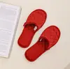 Halluci Pantufas Acolchoadas de Seda Simulada para Casa Solado de Borracha Antiderrapante e Resistente ao Desgaste Pantufas de Casal para Primavera e Verão Estilo Feminino