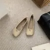 Zapatos planos bajos minimalistas de estilo coreano para mujer, nuevo modelo 2026, zapatos para ir al trabajo con decoración metálica, mocasines tipo abuela