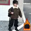 Casaco de Inverno Masculino com Pelúcia Espessa Integrada 2026 Nova Roupa de Inverno Jaqueta de Couro Crianças Meninos Médio e Grande