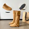 Botas Ocidentais de Cowboy com Salto Interno Estilo Coreano Bico Redondo Fivela para Mulheres Outono 2025 Nova Bota Macia Franzida Slim de Cano Médio