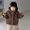Ropa de Invierno para Niñas Estilo Coreano Chaqueta Integrada de Cuero y Piel con Cuello Alto Otoño/Invierno 2026 Nuevo Top Grueso con Forro Polar Cálido y Peludo