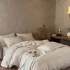 Conjunto de Lençol e Capa de Edredom Estilo Retro Light Francês de Algodão e Linho Estilo B&B Conjunto de Quatro Peças com Saia de Cama com Renda Bordada Roupa de Cama 4+