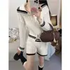 Coleção de outono de Dongdaemun, Coreia: conjunto elegante de suéter de tricô e shorts casuais para mulheres