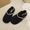 Sapatos Peludos para Mulheres no Inverno Novas Roupas Externas Sapatilhas Decoração de Pérolas 2025 Estilo Coreano Sapatos Feijão Fada de Uma Perna Sapatos de Cavar