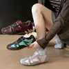 Sapatos casuais de moda estilo europeu, novo modelo de outono, sola fina, tênis de cadarço coloridos para mulheres, que aumentam a altura, estilo alemão para treinamento