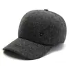Novos estilos de inverno para homens de meia-idade e idosos: Chapéus de couro quentes, forrados com fleece e espessados, com proteção para as orelhas e aba tipo bico de pato, projetados para manter os idosos e avôs aquecidos em clima frio