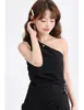 Top Cropped Sexy e Único de Um Ombro e Costas Nuas para Mulheres, Peça de Roupa de Verão com Design de Nicho, Caimento Justo e Valoriza o Corpo para um Look de Garota Poderosa