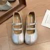 Zapatos de mujer de punta dividida tipo pezuña de cerdo, zapatos Mary Jane de estilo retro con una sola correa, nuevo modelo 2026, zapatos bajos de suela blanda