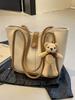 Bolsa Tote Portátil Vintage de Gran Capacidad para el Trabajo y los Viajes de Commuting para Mujer Estilo Coreano Primavera/Verano 2024 Bolso de Hombro Simple Casual Versátil