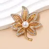 Broche floral vintage transfronteiriço, acessório de broche de liga versátil, joia elegante anti-exposição, pino de lapela atacado
