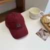 Gorra de Béisbol Bordada con Letras Sencillas Estilo Coreano para Hombres y Mujeres, Visera Ancha, Adelgazante de Rostro, Gorra Versátil Tipo Pato, Gorra para Pareja de Estudiantes, Moderna