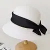 Sombrero de Paja Redondo con Lazo de Perla Estilo Francés Pequeño para Primavera y Verano Protección Solar Sombrero Cubo Sombrero de Pescador Estilo Coreano para Mujer Sombrero de Paja Tejido de Paja para Viaje