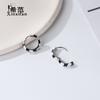 Pendientes vintage estilo Hong Kong de plata esterlina s925 para mujer, con diseño de tablero de ajedrez en blanco y negro, con diseño de nicho, al por mayor.