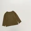 Camiseta Versátil Unissex para Bebê Estilo Primavera e Outono Cor Sólida Gola Redonda Manga Longa Pulôver de Algodão Confortável Camiseta Básica