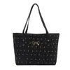 Bolsas Transfronteiriças Bolsas Femininas 2025 Novo Estilo Simples e Fashion Grande Capacidade Bolsa de Ombro com Laço Estilo Coreano Bolsa Tote Fresca