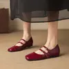 Nuevos zapatos de cuero para mujer, punta cuadrada, suela de goma, hebilla cuadrada roja, tacón cuadrado de 1.5 cm, para todas las estaciones, adecuados para ir al trabajo y añadir un toque de elegancia
