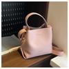 Bolso de Mano Transfronterizo con Patrón de Lichi para Mujer 2026 Nuevo Bolso Cubo de Nicho de Moda Bolso Versátil Estilo Ins para Hombro Cruzado