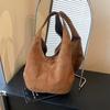 Bolsa Tote Suede Vazada Retro Grande Capacidade Transfronteiriça Moda para o Trabalho Temperamento Versátil Ombro Único Casual Sob o Braço