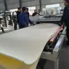 Paquete suave y duro de cuero Adhesivo termofusible EVA Máquina plana Esponja de dos capas de cuatro capas Máquina compuesta gruesa Tablero de densidad Máquina de chapa