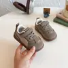 Nuevos Zapatos de Lona de Otoño de Moda Versátiles 2026 Zapatos de Entrenamiento Alemanes Niños Niñas Niños Pequeños Suela Suave Casual Antideslizantes Zapatos Individuales