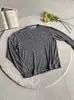 Blusa listrada com estampa de estrela estilo retrô de manga longa, top casual leve e respirável para mulheres, camiseta moderna e fresca para o outono, proteção solar