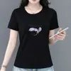 Camiseta moderna de manga corta para mujer, fina de verano, corte holgado, top casual estampado adelgazante, adecuada para madres, versátil y elegante